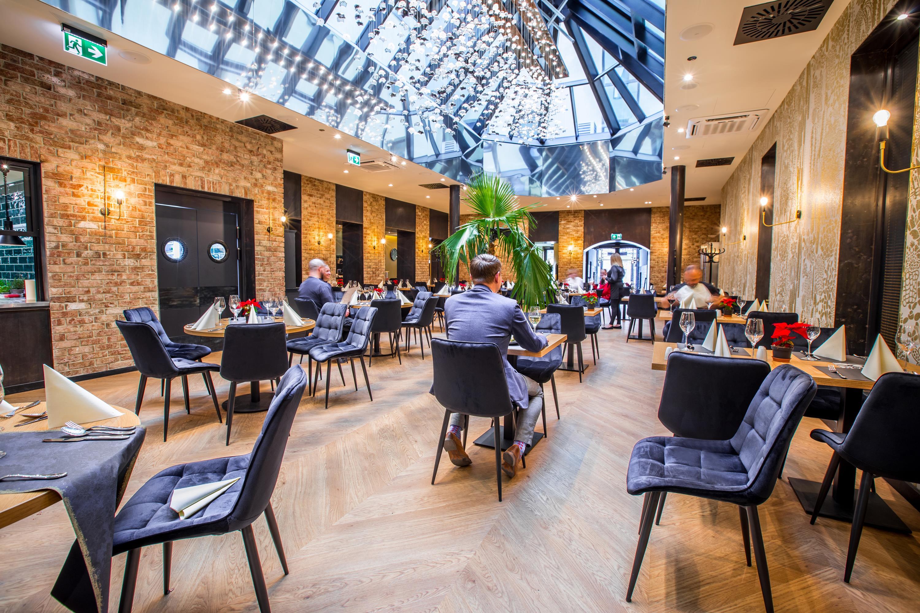 Hotel Diament Plaza 4*
