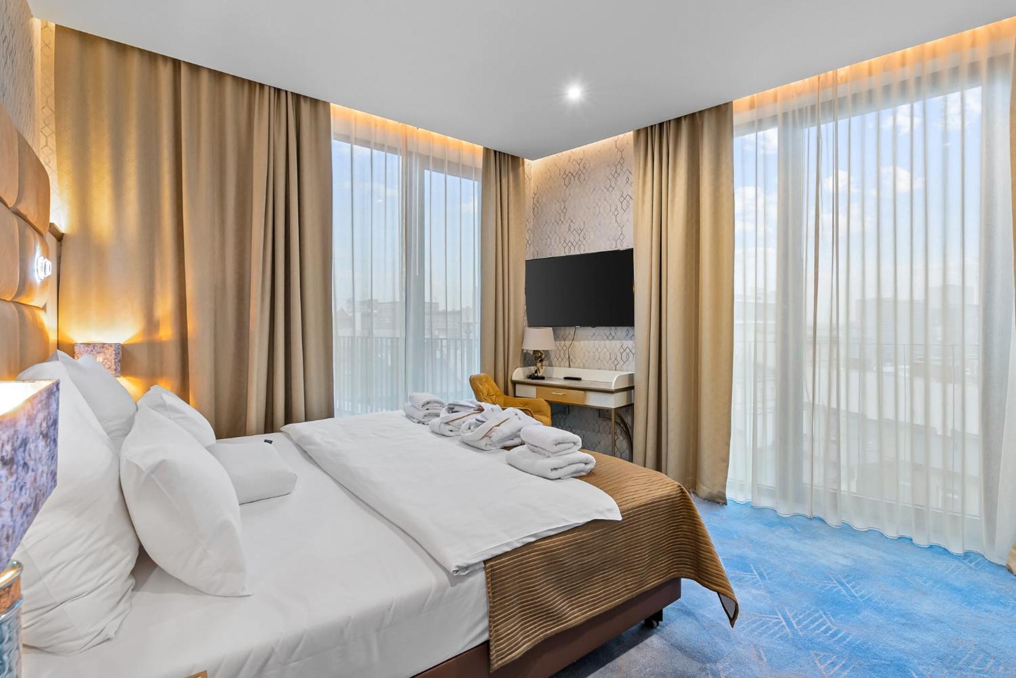 Diament Plaza Готель 4*