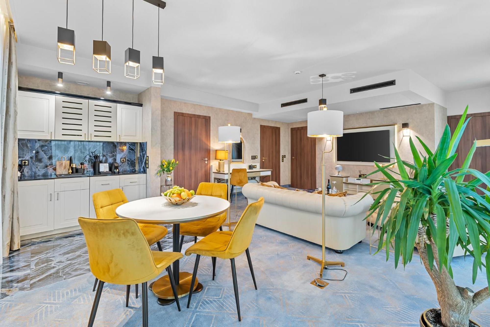 Hotel Diament Plaza 4*