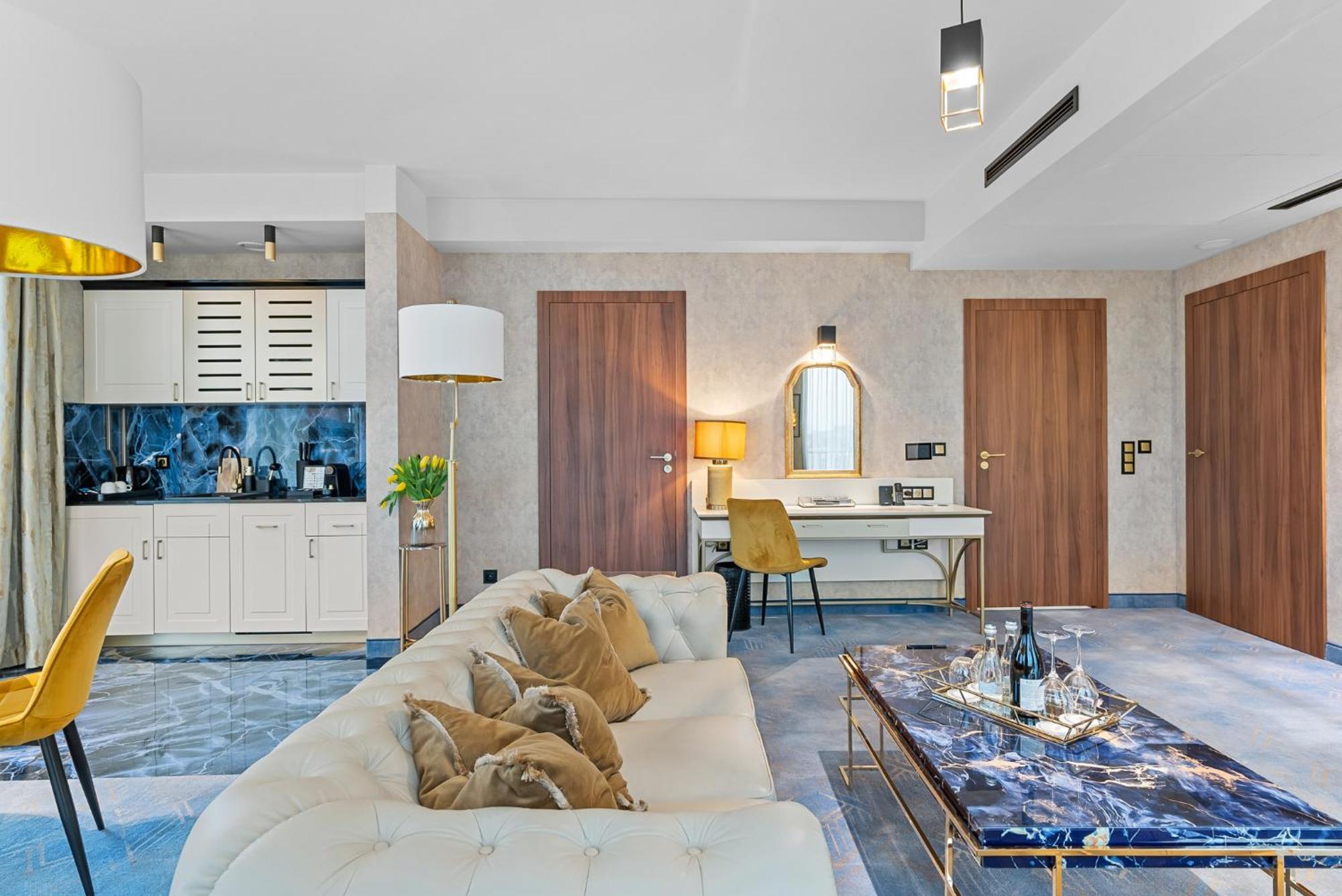 Hotel Diament Plaza 4*