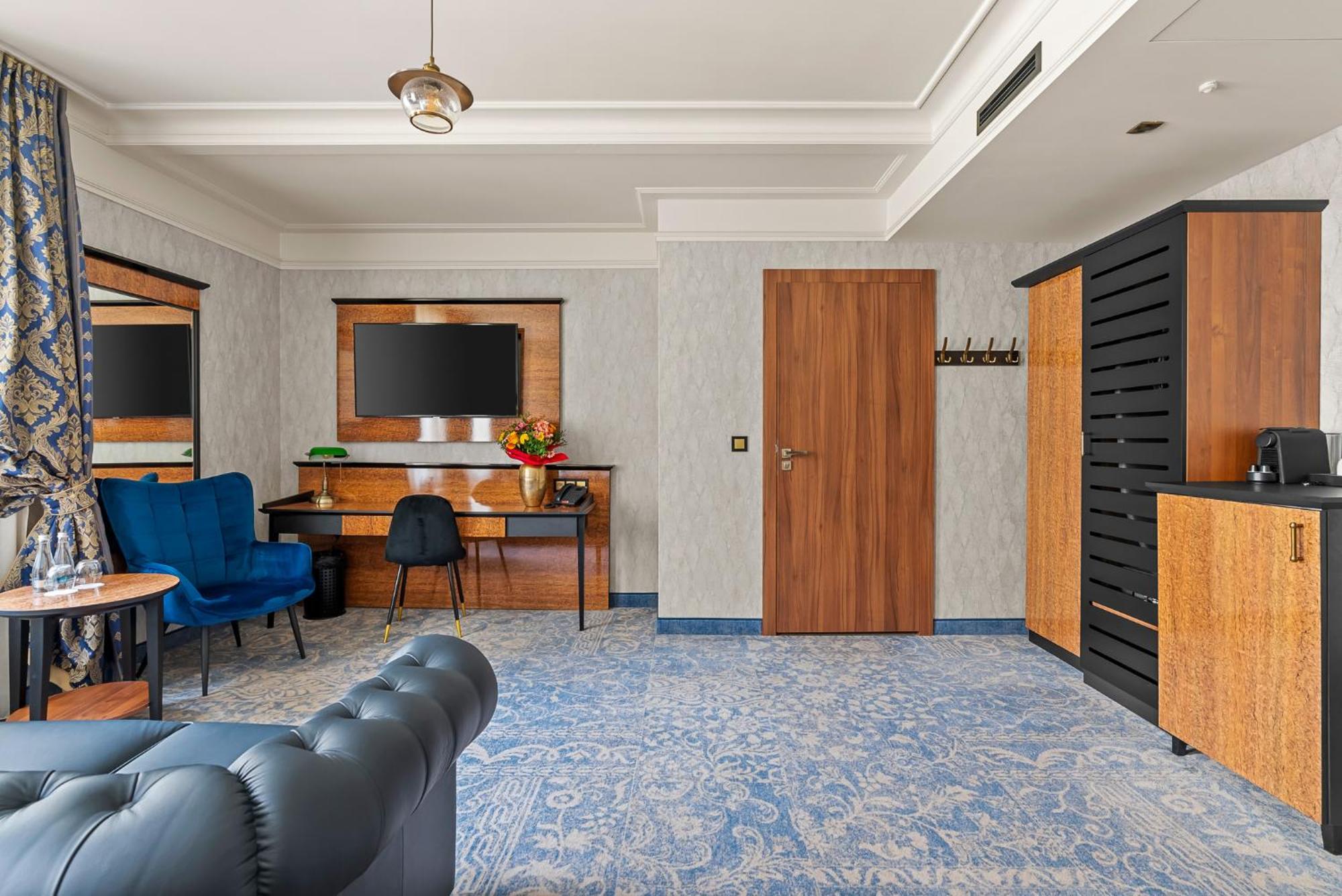 Hotel Diament Plaza 4*