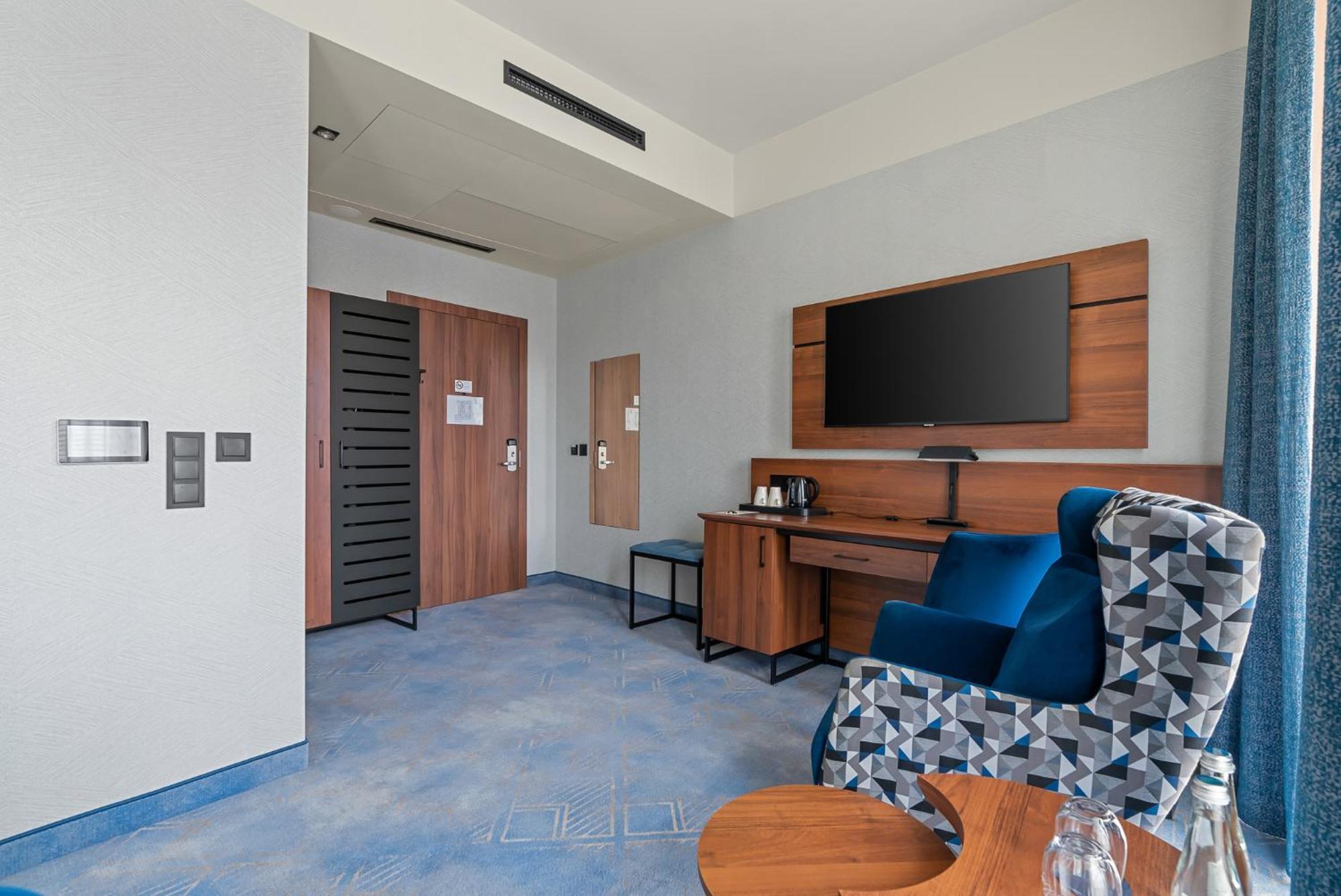 Diament Plaza 4*