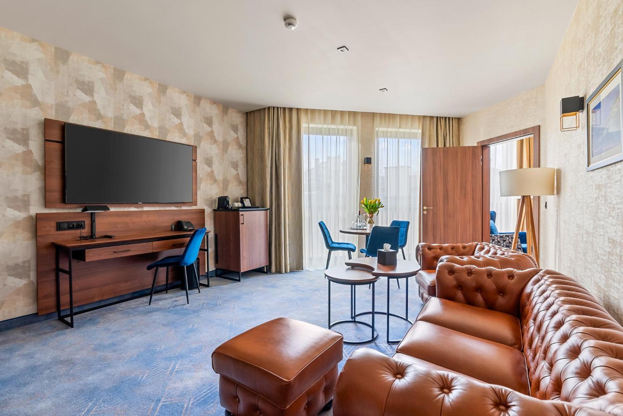 Hotel Diament Plaza 4*