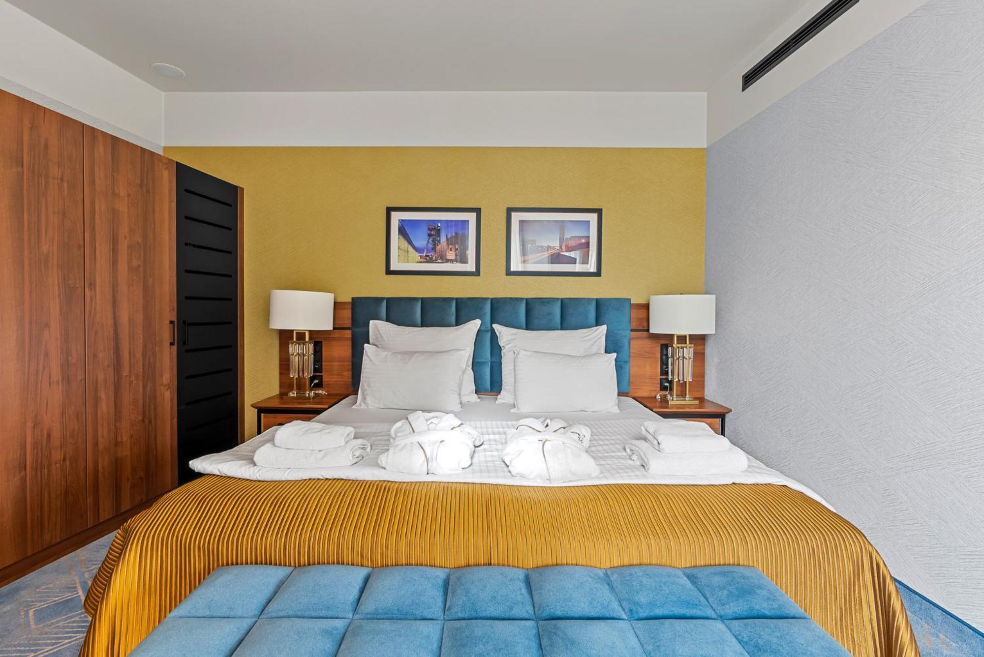 Diament Plaza 4*